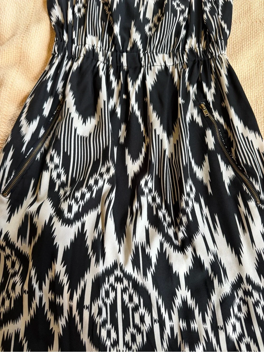 Speed Control Black and White Sleeveless Patterned Dress